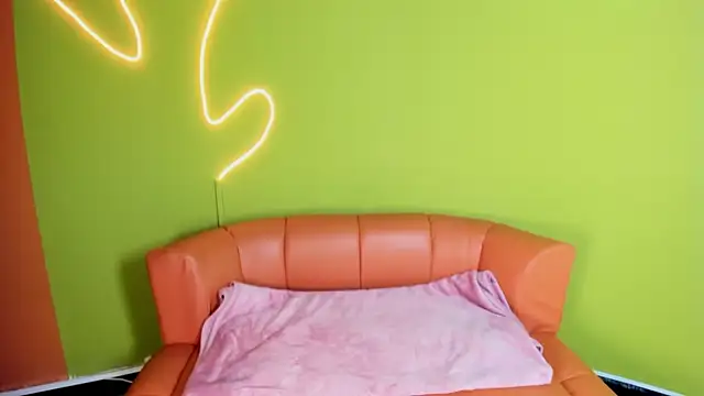 Lili milk20 online show from April 2026 07:25:02 PM