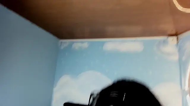 Lili milk20 online show from April 2026 09:39:33 PM