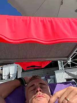 Snapshot of Axl_hot chatting on September 2025 12:17:01 PM Axl hot online show from September 2025 12:17:01 PM