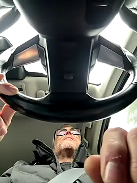 Axl hot online show from December 2025 08:43:01 AM