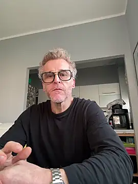 Axl hot online show from February 2026 10:59:01 AM