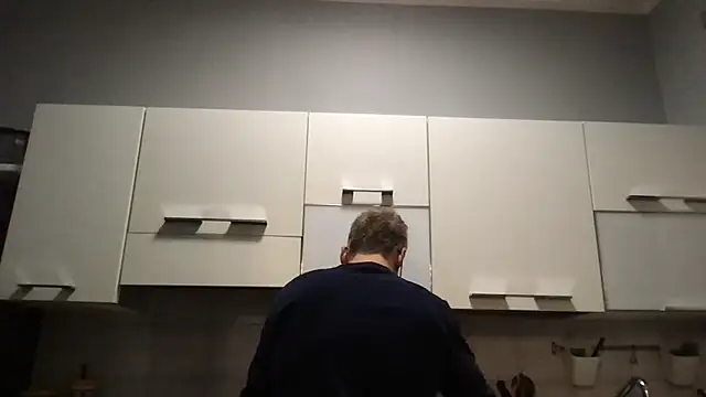 Axl hot online show from March 2026 07:40:01 PM