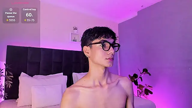 Snapshot of Phillicious__ chatting on November 2025 11:37:02 PM Phillicious online show from November 2025 11:37:02 PM