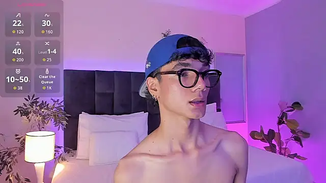 Snapshot of Phillicious__ chatting on November 2025 09:36:02 PM Phillicious online show from November 2025 09:36:02 PM