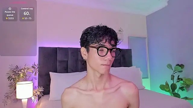 Snapshot of Phillicious__ chatting on December 2025 08:24:02 PM Phillicious online show from December 2025 08:24:02 PM