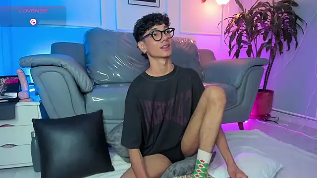 Snapshot of Phillicious__ chatting on March 2026 06:13:02 AM Phillicious online show from March 2026 06:13:02 AM