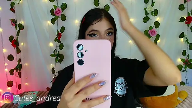Snapshot of cutee_andrea chatting on October 2025 03:17:02 AM cutee andrea online show from October 2025 03:17:02 AM