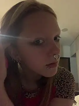 VesnaCrystal online show from June 2026 07:51:02 PM
