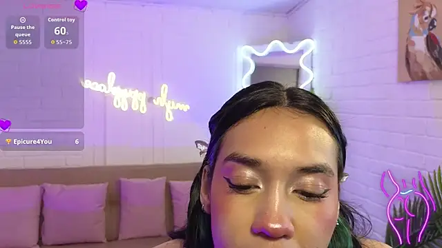 artemiss tay online show from November 2025 07:15:02 PM