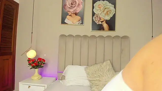 Dani rosse  online show from April 2026 12:55:01 PM