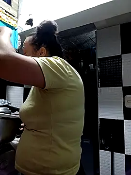 Lady 16 online show from November 2025 09:53:01 PM