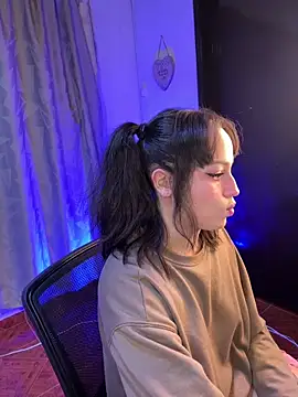 Eymmy 24 online show from December 2025 02:07:02 AM