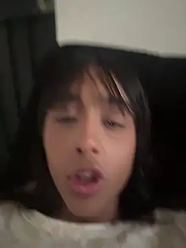 Snapshot of Aleja_ruizz chatting on November 2025 09:59:01 PM Aleja ruizz online show from November 2025 09:59:01 PM