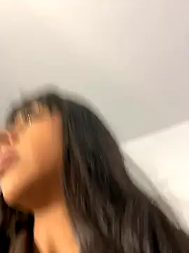 Snapshot of Aleja_ruizz chatting on November 2025 08:21:02 PM Aleja ruizz online show from November 2025 08:21:02 PM