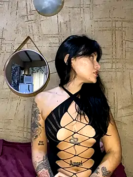 jepetitoiseau online show from October 2025 07:03:01 PM