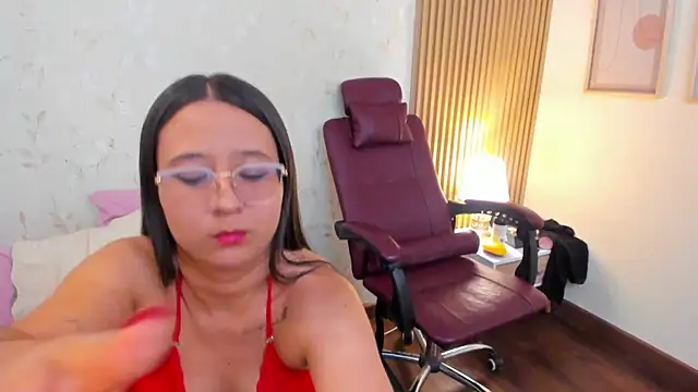 lizzievan online show from September 2025 05:01:02 AM