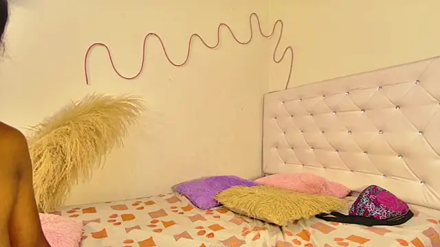 Snapshot of tatixxxvega chatting on October 2025 01:18:01 PM tatixxxvega online show from October 2025 01:18:01 PM