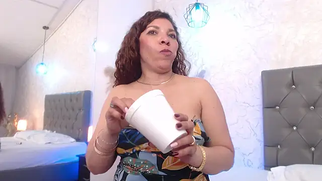 Serena Houstonn online show from May 2026 10:27:02 PM