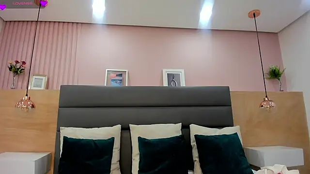  emma willliams  online show from October 2025 01:40:02 PM