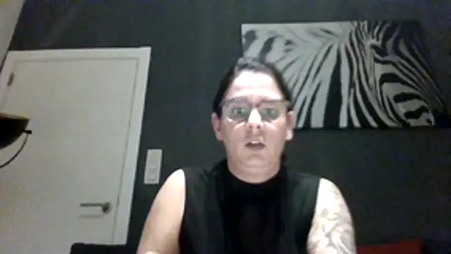 hottyFcup online show from November 2025 06:03:02 PM