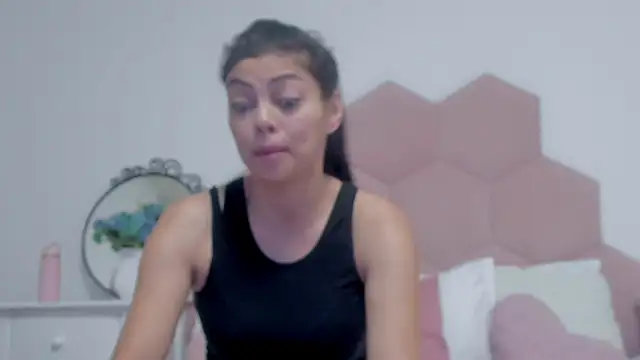 Snapshot of LadyLiia chatting on January 2025 04:49:01 AM LadyLiia online show from January 2025 04:49:01 AM