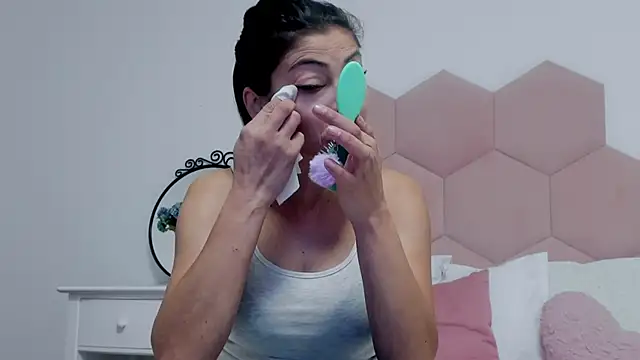 Snapshot of LadyLiia chatting on January 2025 05:00:01 AM LadyLiia online show from January 2025 05:00:01 AM