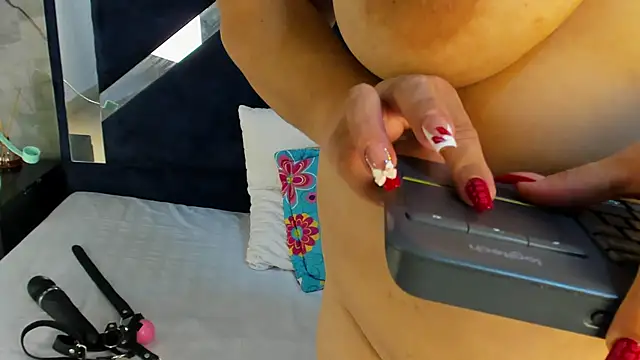 VanessaHard as online show from February 2026 07:28:01 PM