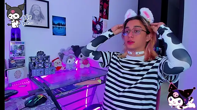 Snapshot of KeitaMoon chatting on December 2025 01:53:01 PM KeitaMoon online show from December 2025 01:53:01 PM