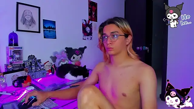 Snapshot of KeitaMoon chatting on December 2025 02:01:02 PM KeitaMoon online show from December 2025 02:01:02 PM