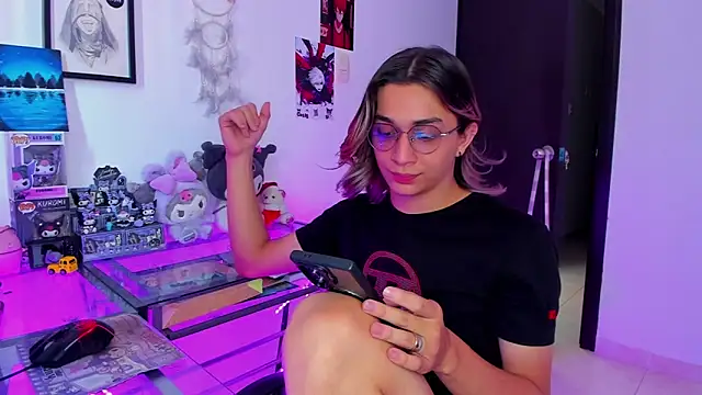 Snapshot of KeitaMoon chatting on February 2026 06:49:02 PM KeitaMoon online show from February 2026 06:49:02 PM