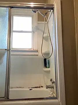 Snapshot of SlimSexxxy69 chatting on October 2025 10:40:01 PM SlimSexxxy69 online show from October 2025 10:40:01 PM