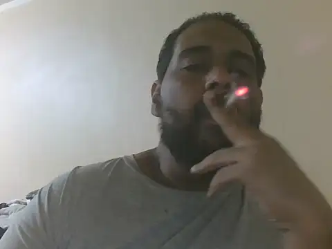 Snapshot of elpoop7305 chatting on November 2025 10:04:02 PM elpoop7305 online show from November 2025 10:04:02 PM