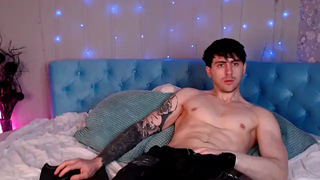 Oscar Miller  online show from March 2026 09:32:01 PM