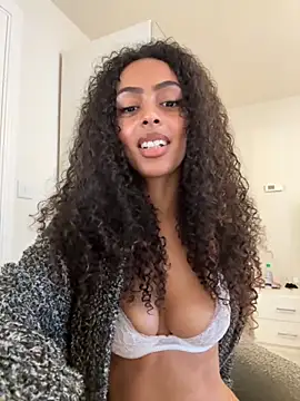 yasmingarcia online show from October 2025 11:01:01 AM