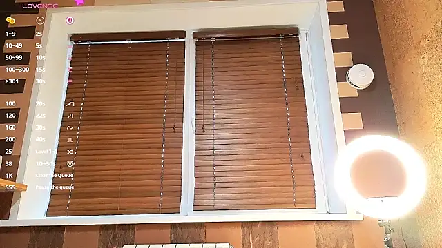 Snapshot of MaryOne__ chatting on November 2025 05:30:02 AM MaryOne online show from November 2025 05:30:02 AM