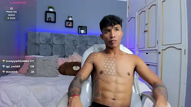 Snapshot of Frank98_ chatting on September 2025 01:17:02 AM Frank98 online show from September 2025 01:17:02 AM