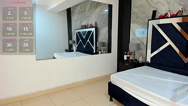 VioletRose as online show from October 2025 08:00:02 PM