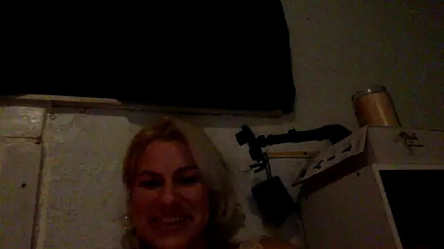 toomuchofafreak online show from September 2025 11:54:01 AM