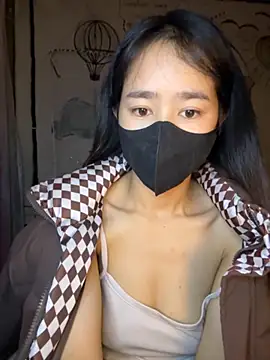 TiNa 04 online show from November 2025 11:18:02 PM