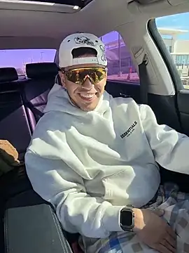 Snapshot of StrokingDaddy4 chatting on November 2025 05:26:01 PM StrokingDaddy4 online show from November 2025 05:26:01 PM