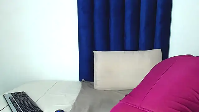 Pinkdollyg online show from December 2025 09:10:02 PM