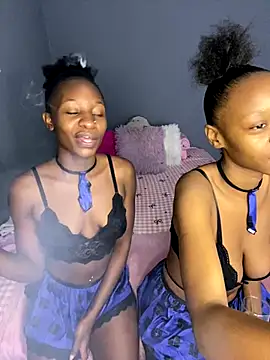 LonelyQueenxx25 online show from December 2025 05:58:02 AM