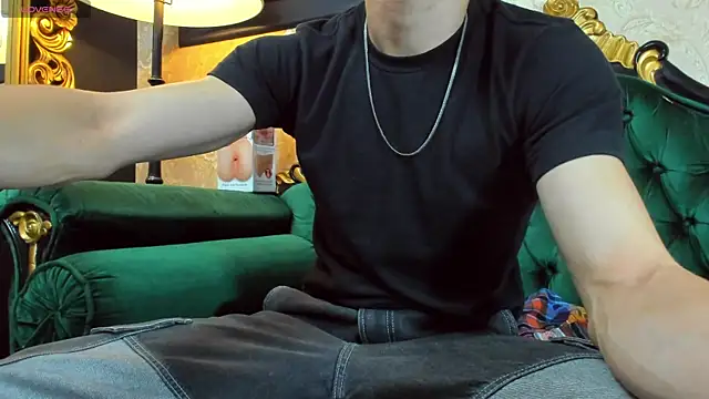 AlessandroKiing online show from March 2026 09:15:01 PM