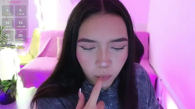 Snapshot of Ameliiaa_tay chatting on November 2025 11:43:02 AM Ameliiaa tay online show from November 2025 11:43:02 AM