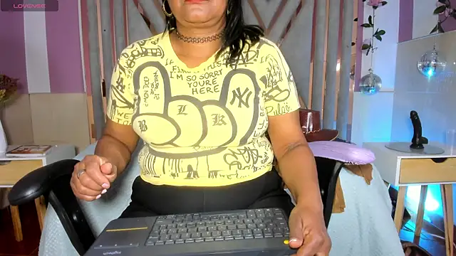 mya blaze online show from September 2025 04:01:02 AM