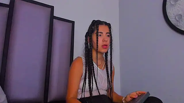 Lucy-23 online show from December 2025 05:25:01 AM