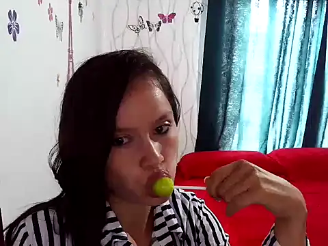 FrecitaRoja online show from October 2025 03:57:02 PM