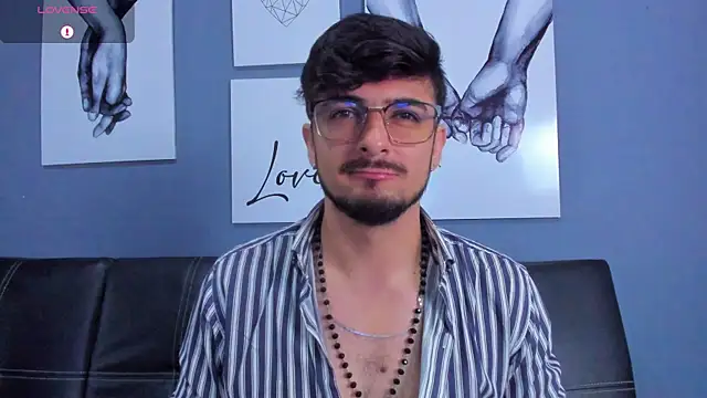 AaronFuentes7 online show from September 2025 05:46:02 PM