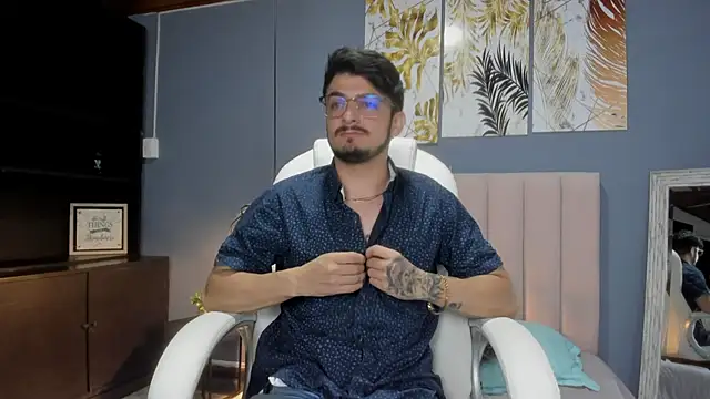 AaronFuentes7 online show from September 2025 06:10:02 PM