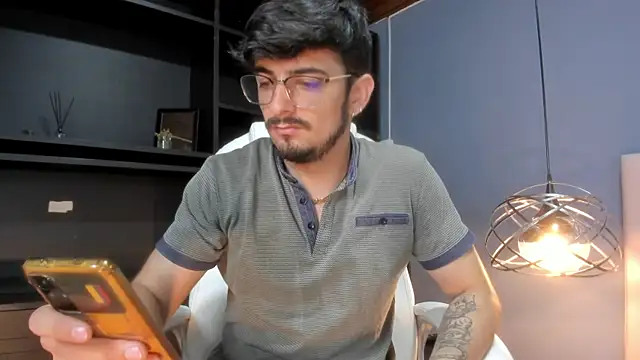 AaronFuentes7 online show from September 2025 05:38:01 PM